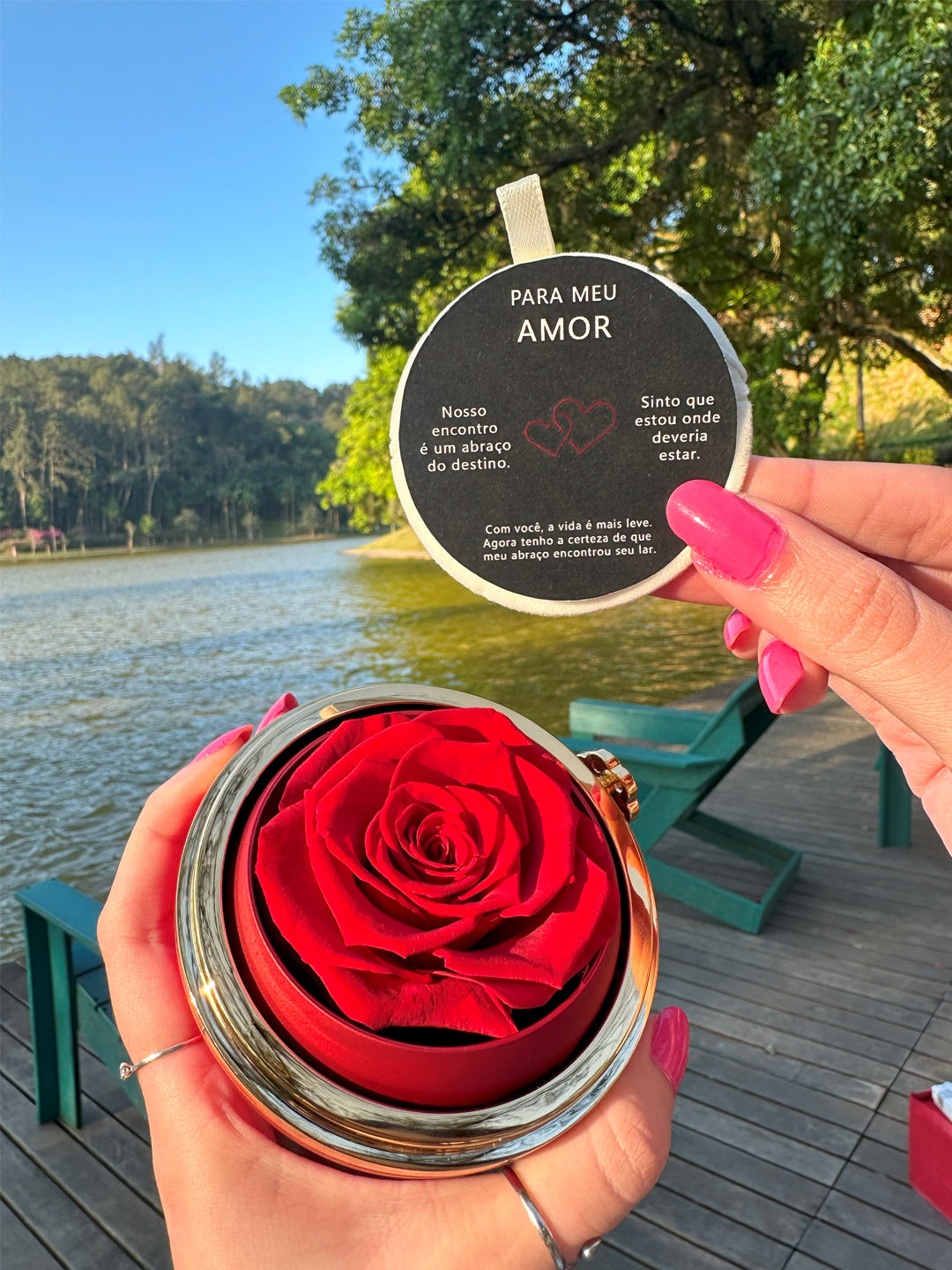 Caixa com Rosa Eterna & Colar Gravado com Nomes