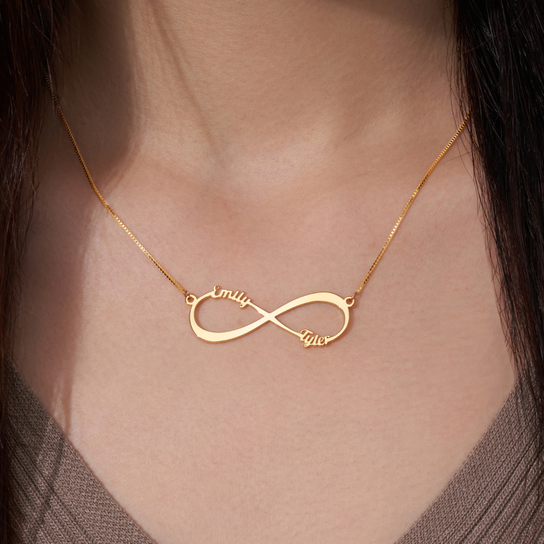 Caixa com Rosa & Colar Personalizado com Nomes - Infinity