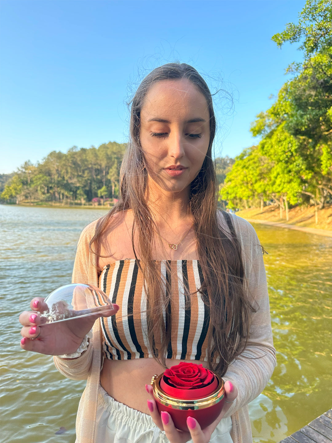 Caixa com Rosa Eterna & Colar Gravado com Nomes