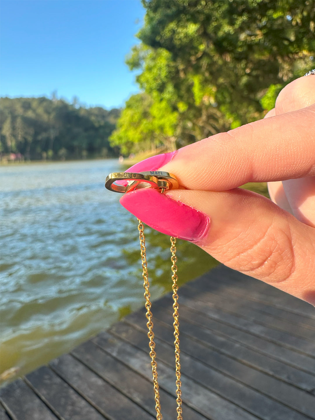 Caixa com Rosa Eterna & Colar Gravado com Nomes