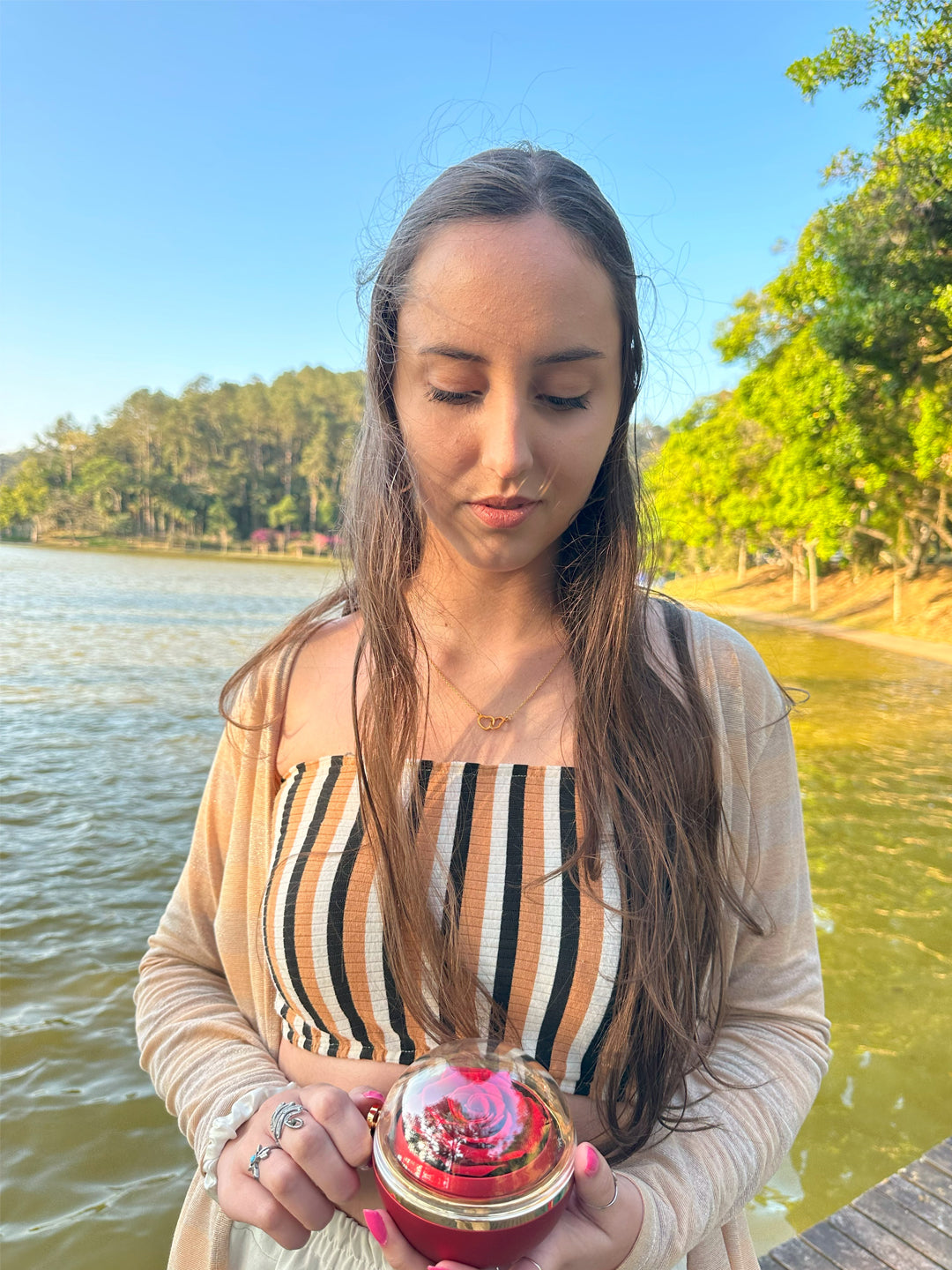 Caixa com Rosa Eterna & Colar Gravado com Nomes