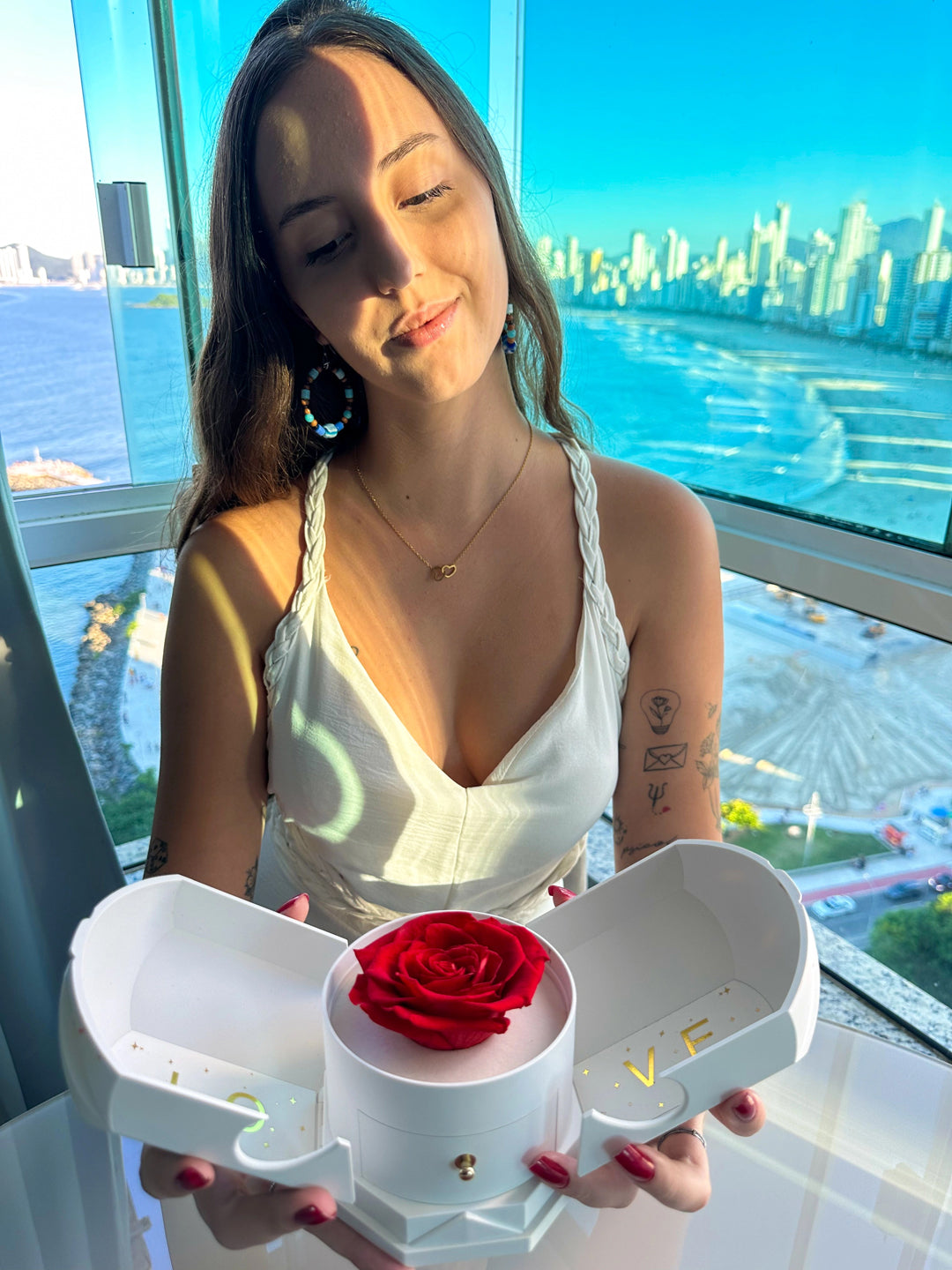 Caixa com Rosa Eterna & Colar Coração Personalizado (50%0FF)