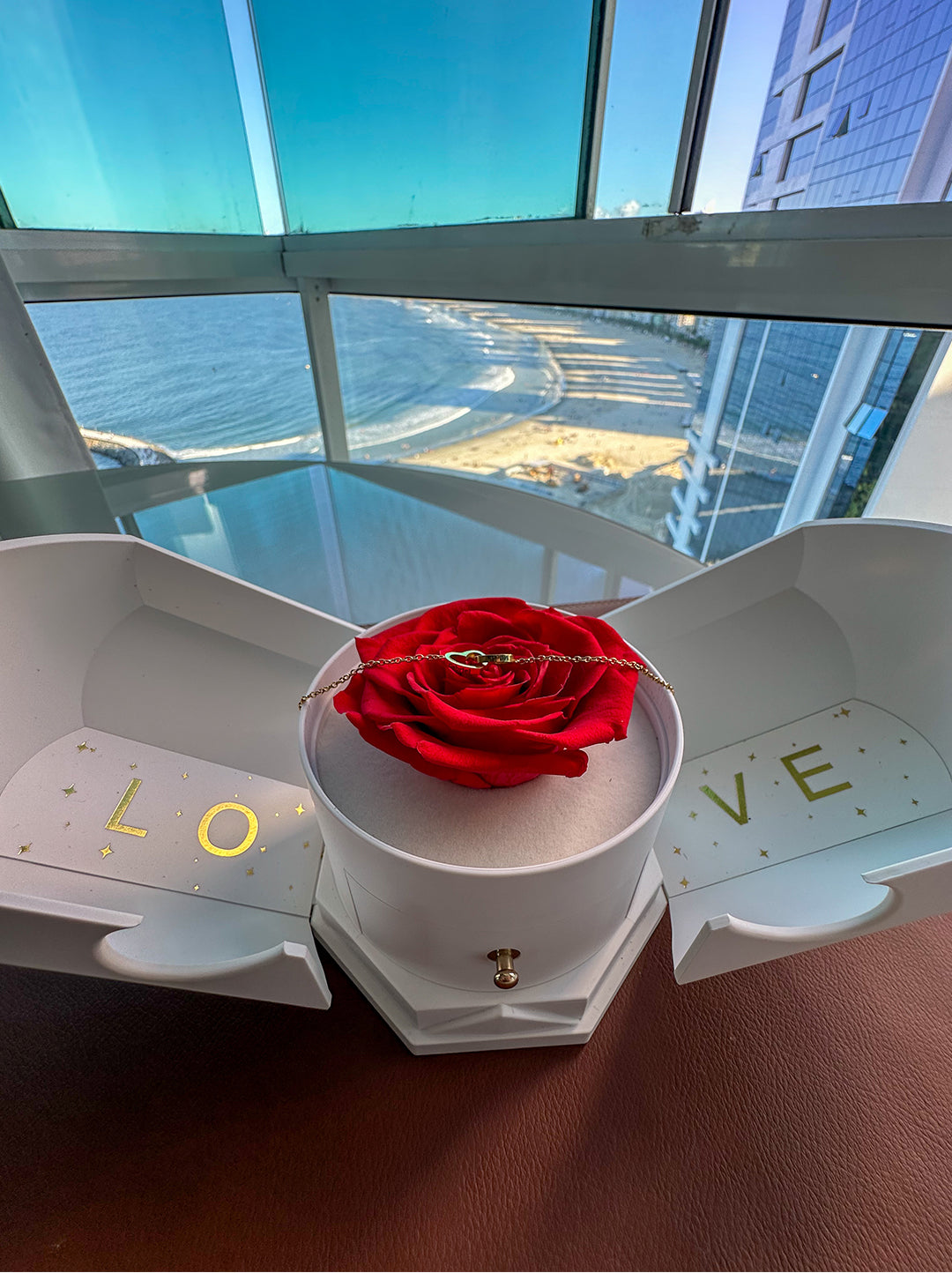 Caixa com Rosa Eterna & Colar Coração Personalizado (50%0FF)